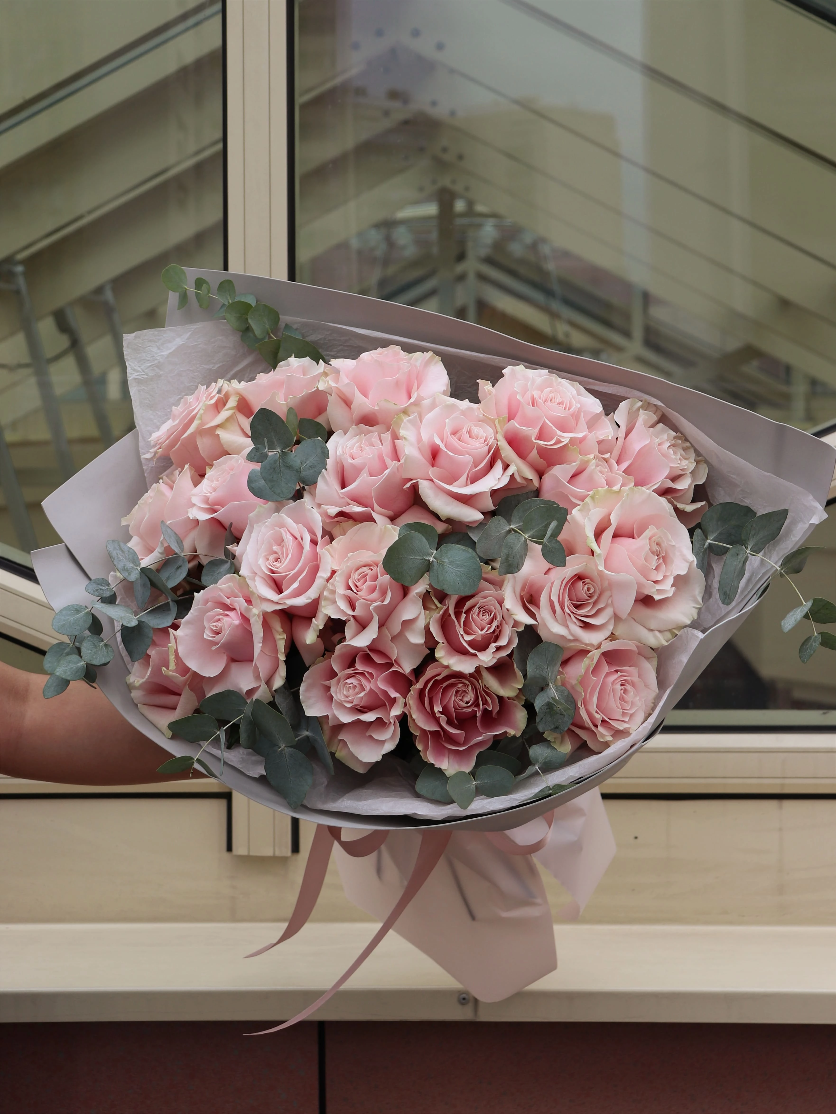 Букет французских роз Pink Mondial 21 шт