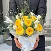 
											Букет на 8 марта с пионовидной розой и тюльпанами