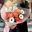 
											Букет с розами, гермини и маттиолой