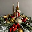 
											Новогодняя композиция с золотыми вечами