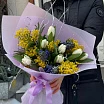 
											Букет с тюльпаном, мимозой и геоцинтом