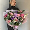 
											Букет с розами и маттиолой