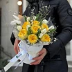 
											Букет на 8 марта с пионовидной розой и тюльпанами