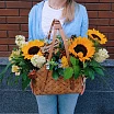 
											 Корзина с подсолнухами