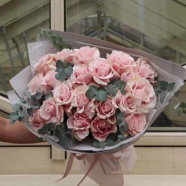 Букет французских роз Pink Mondial 21 шт